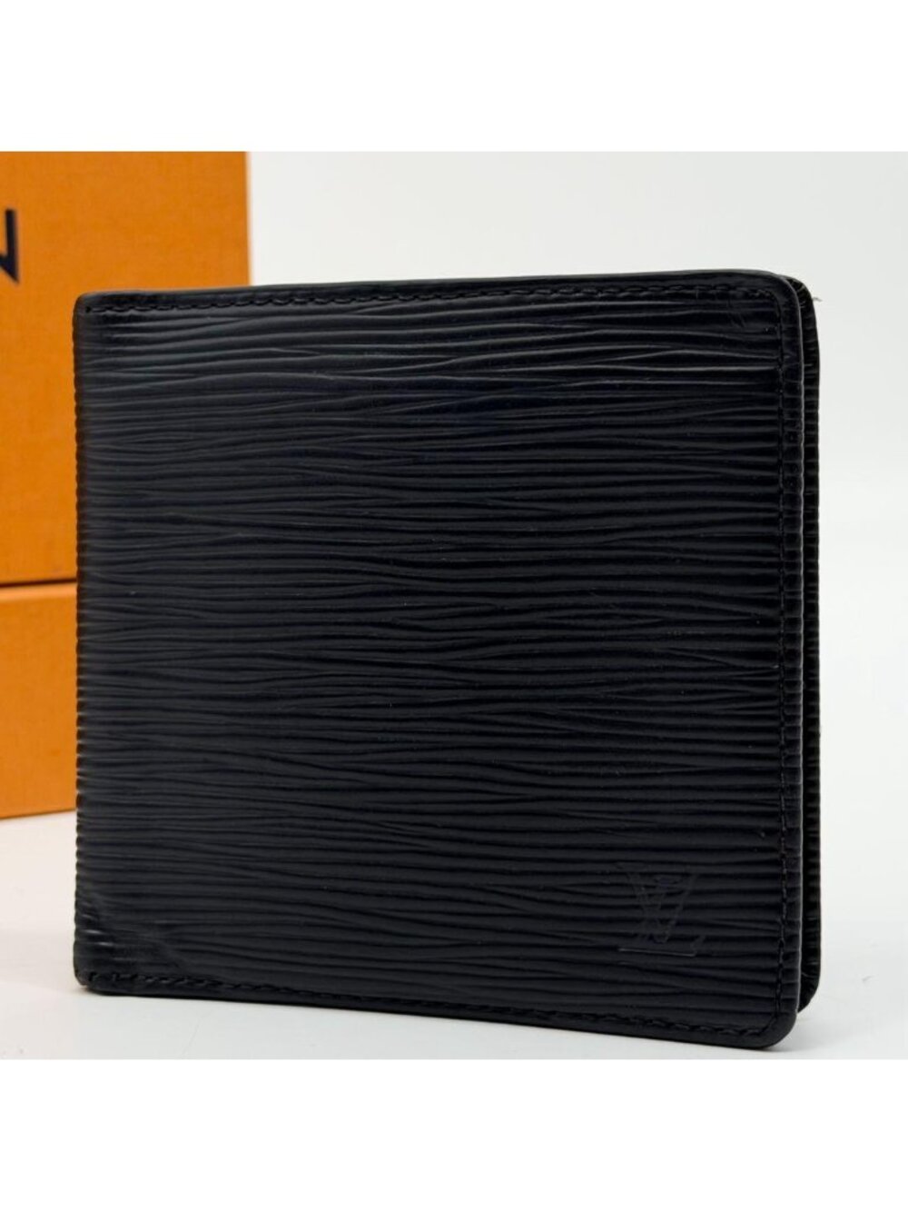 Louis Vuitton Portefeuille Marco Epi Black Leather Compact Wallet